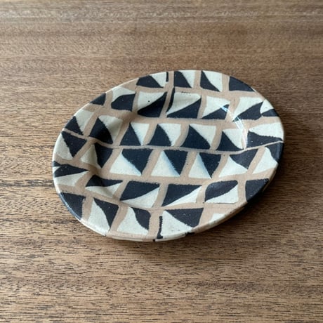Nerikomico リムオーバル皿 N4B（約15.5×13cm)