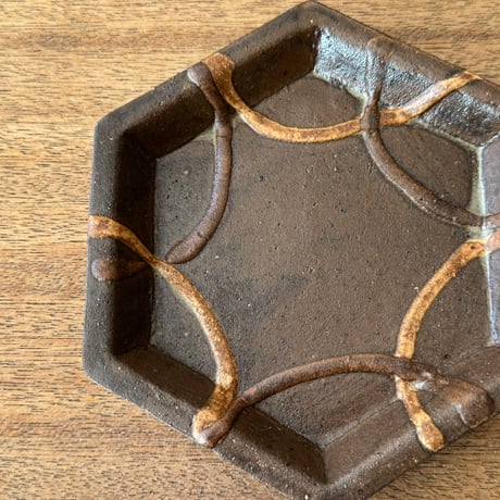 陶房カタチ　 6角皿 カ2C （約15.5×15.5cm)