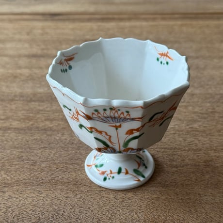 宮田竜司　呉須赤絵面取稜花高杯  ミ7A（直径約8.5cm)