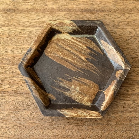 陶房カタチ　 6角皿 カ2E （約15.5×15.5cm)