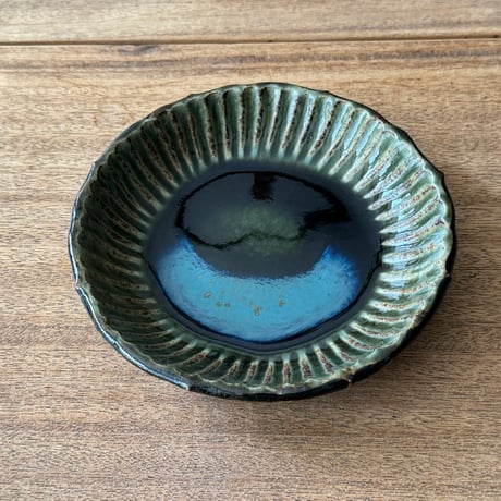 村澤陶苑 村澤享　青銅釉稜花しのぎ皿 ム8A (直径約18cm)