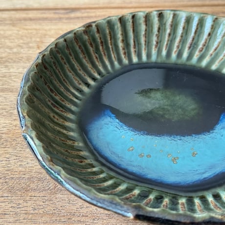 村澤陶苑 村澤享　青銅釉稜花しのぎ皿 ム8A (直径約18cm)