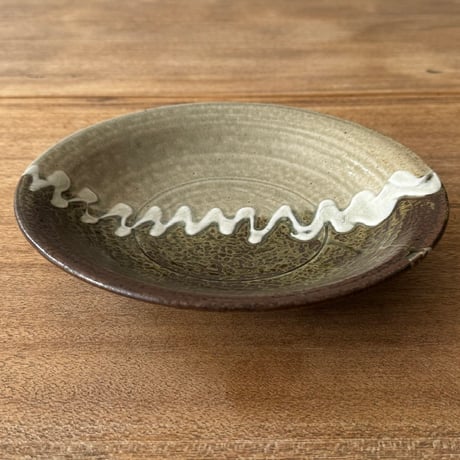 えのきだ窯 榎田智　イッチン掛け分け皿  エ46B (直径約22cm)