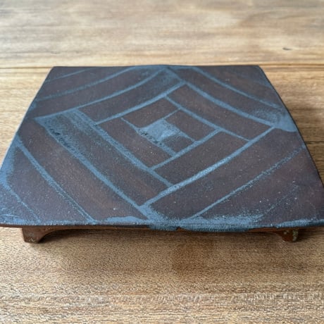 セレン のあ　鉄砂四角皿 セ8B（約26×26.5cｍ）