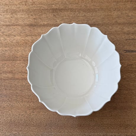 宮田竜司　白碗稜花鉢 丸（大）  ミ24A (直径約16cm)