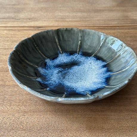 村澤陶苑 村澤享　青灰釉花形鉢 ム2 (直径約22.5cm)