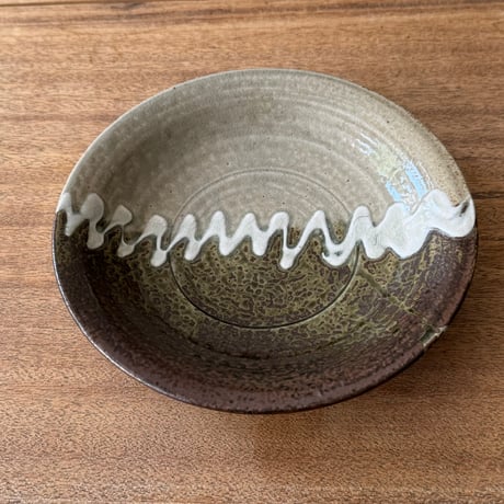 えのきだ窯 榎田智　イッチン掛け分け皿  エ46B (直径約22cm)