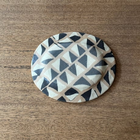 Nerikomico リムオーバル皿 N4B（約15.5×13cm)