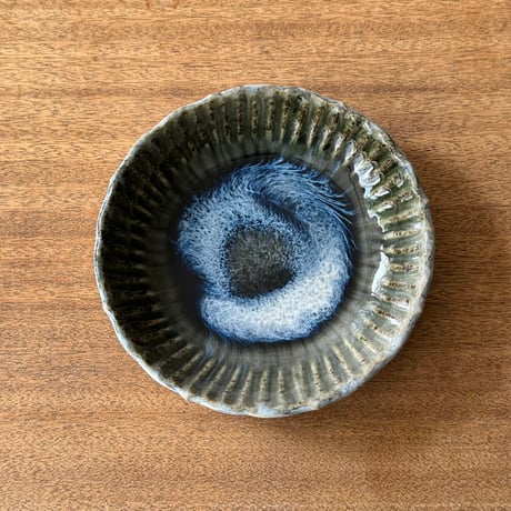 村澤陶苑 村澤享　青灰釉稜花しのぎ皿 ム5A (直径約18cm)