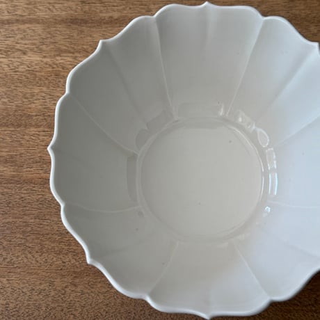宮田竜司　白碗稜花鉢 丸（大）  ミ24A (直径約16cm)