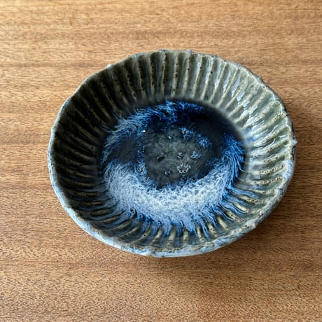 村澤陶苑 村澤享　青灰釉稜花しのぎ皿 ム5B (直径約18cm)