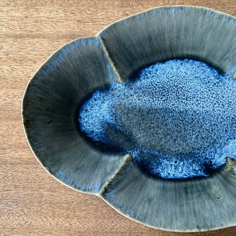 村澤陶苑 村澤享　青灰釉花形皿 ム3A (約29.5×20.5cm)