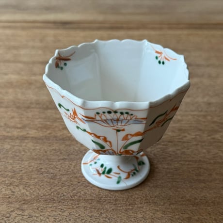 宮田竜司　呉須赤絵面取稜花高杯  ミ7B（直径約8.5cm)