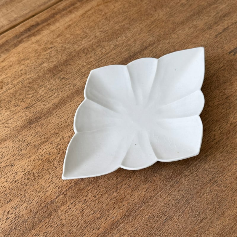 宮田竜司 マット釉白磁菱形皿（小） ミ10A (約19×13cm) | kogeiseikat