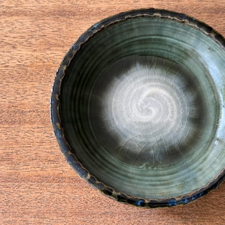 村澤陶苑 村澤享　青銅釉流刷毛目皿 ム17A (直径約13.5cm)