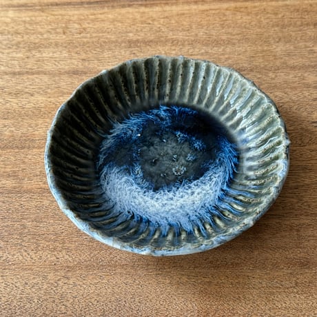 村澤陶苑 村澤享　青灰釉稜花しのぎ皿 ム5B (直径約18cm)