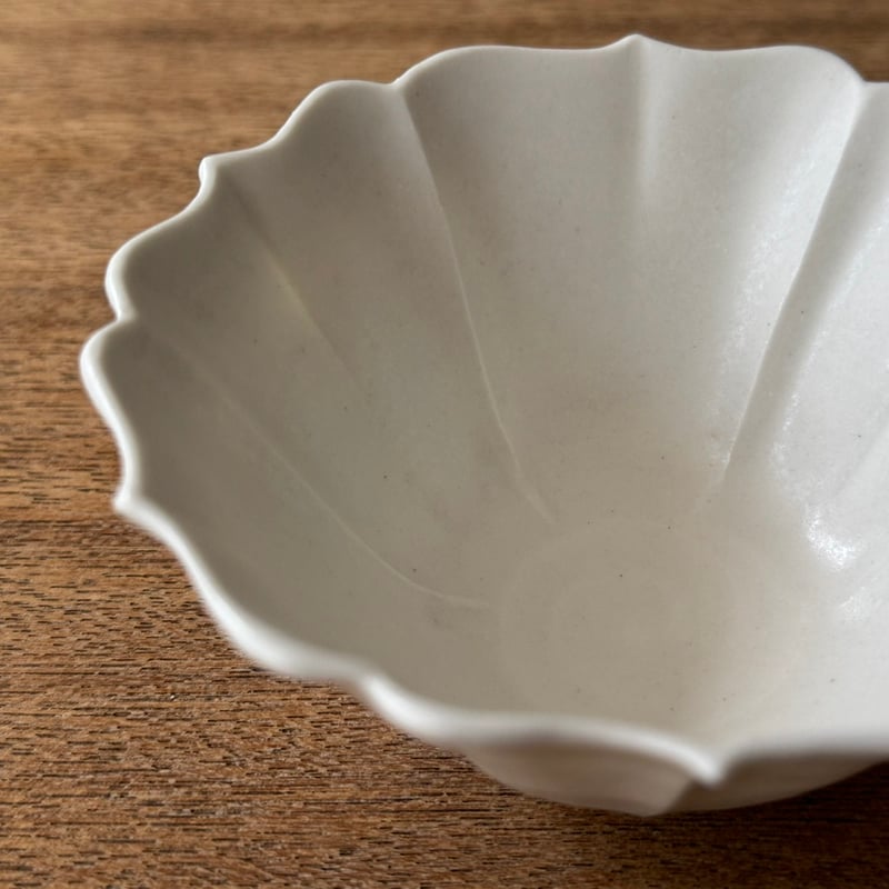 宮田竜司 マット釉白磁稜花小鉢 ミ17A (直径約10.5cm) | kogeiseika