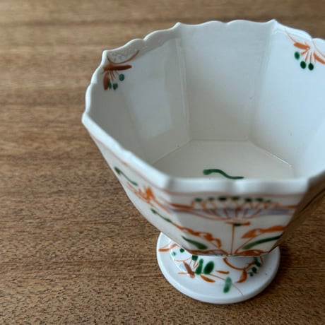 宮田竜司　呉須赤絵面取稜花高杯  ミ7B（直径約8.5cm)