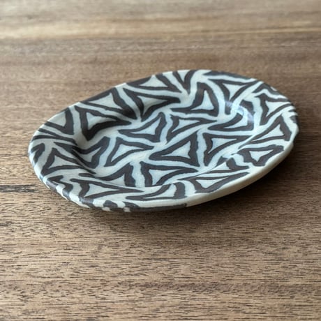 Nerikomico リムオーバル皿 N5B（約15.5×13cm)