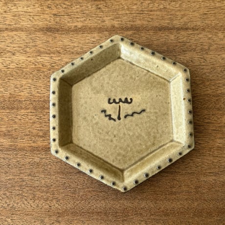 陶房カタチ　 6角皿 カ2B （約15.5×15.5cm)