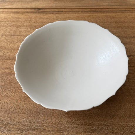 宮田竜司　マット釉稜花鉢  ミ16B (直径約22.5cm)
