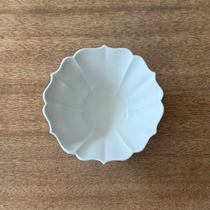 宮田竜司 マット釉白磁稜花小鉢 ミ17A (直径約10.5cm) | kogeiseika