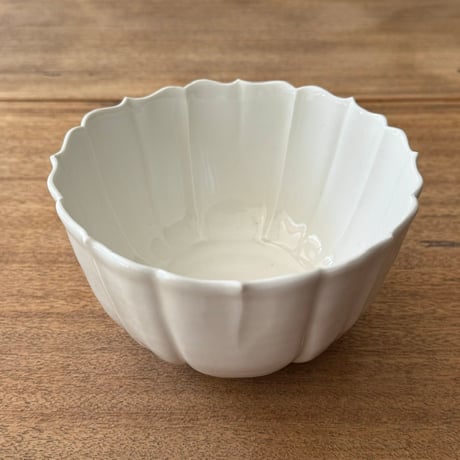 宮田竜司　白碗稜花鉢 丸（大）  ミ24A (直径約16cm)