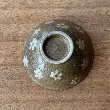 強戸窯　飯碗 (中) AゴめA （直径約12cm)
