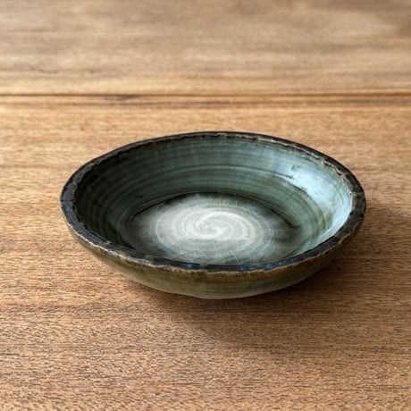 村澤陶苑 村澤享　青銅釉流刷毛目皿 ム17A (直径約13.5cm)
