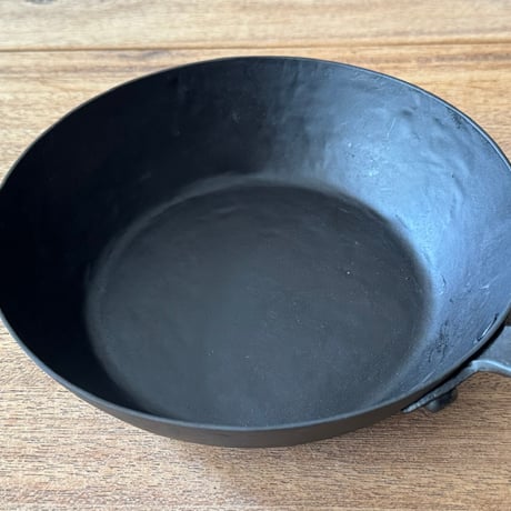野鍛冶やまご　ちょっと深めの鉄フライパン 18cm や18