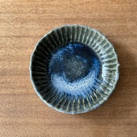 村澤陶苑 村澤享　青灰釉稜花しのぎ皿 ム5B (直径約18cm)