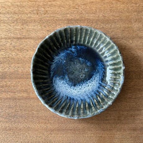 村澤陶苑 村澤享　青灰釉稜花しのぎ皿 ム5B (直径約18cm)