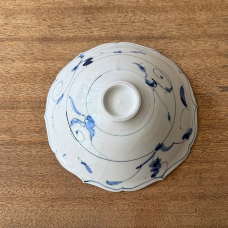 宮田竜司　染付稜花鉢 ミ8 (直径約18cm)