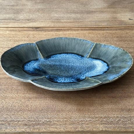 村澤陶苑 村澤享　青灰釉花形皿 ム3A (約29.5×20.5cm)