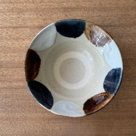強戸窯　平どんぶり（中）ゴ平どA（直径約17.5cm)