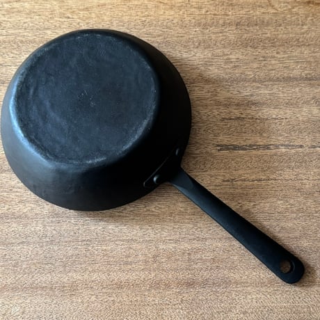野鍛冶やまご　ちょっと深めの鉄フライパン 18cm や18