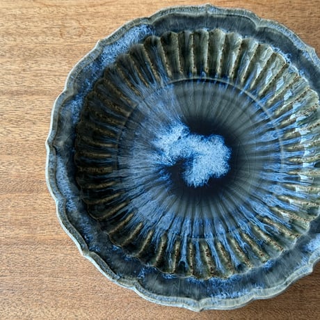 村澤陶苑 村澤享　青灰釉稜花しのぎ皿 ム1 (直径約23cm)
