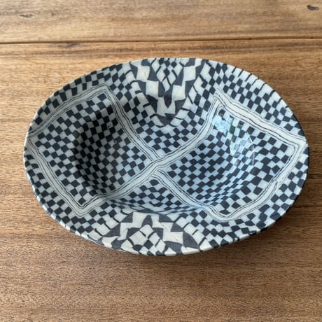 Nerikomico リムオーバル皿 N16（約25×21.5cm)
