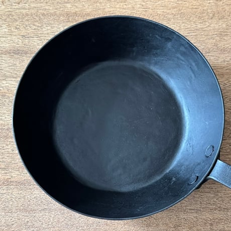 野鍛冶やまご　ちょっと深めの鉄フライパン 18cm や18