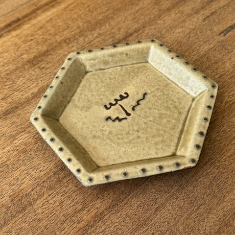 陶房カタチ　 6角皿 カ2B （約15.5×15.5cm)