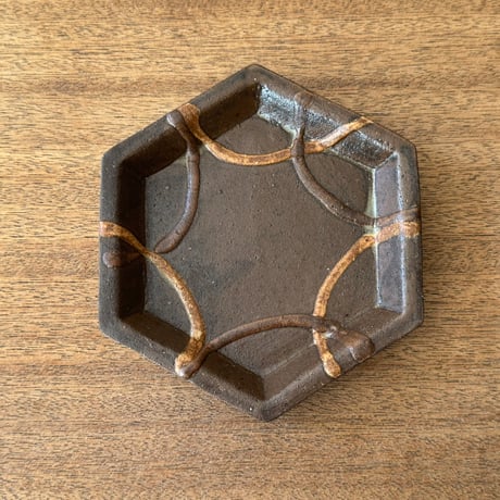 陶房カタチ　 6角皿 カ2C （約15.5×15.5cm)