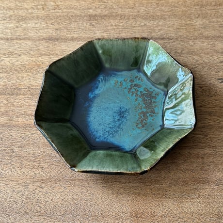 村澤陶苑 村澤享　青銅釉八角皿 ム10B (直径約18cm)