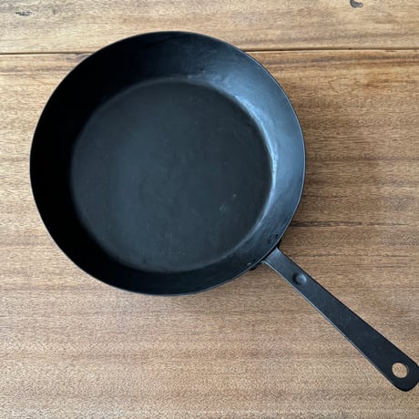 野鍛冶やまご　ちょっと深めの鉄フライパン 26cm や26