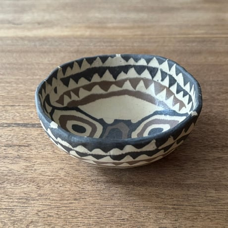 Nerikomico 丸鉢（ブア族・フクロウ） N40B（直径約13cm)