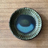 村澤陶苑 村澤享　青銅釉稜花しのぎ皿 ム8A (直径約18cm)