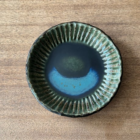 村澤陶苑 村澤享　青銅釉稜花しのぎ皿 ム8A (直径約18cm)