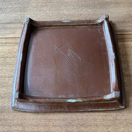 セレン のあ　鉄砂四角皿 セ8A（約26×26.5cｍ）