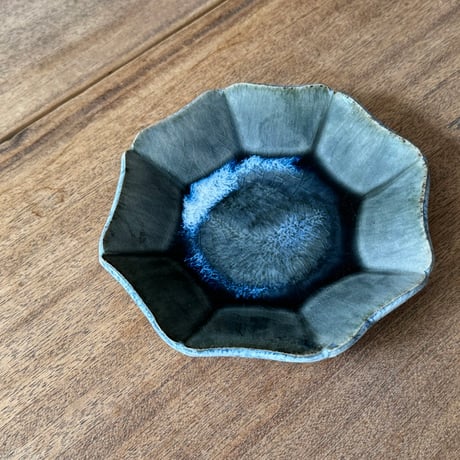 村澤陶苑 村澤享　青灰釉八角皿 ム4A (直径約18cm)