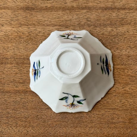宮田竜司　呉須赤絵面取輪花小鉢 ミ6A (直径約13cm)