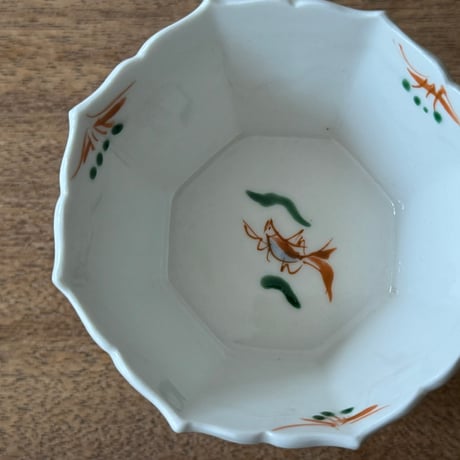 宮田竜司　呉須赤絵面取稜花高杯  ミ7A（直径約8.5cm)
